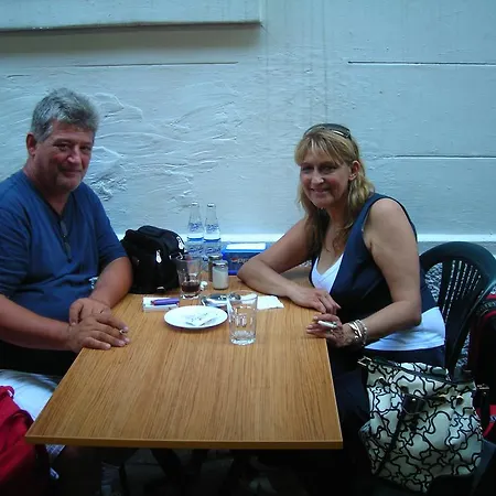 Agalos 公寓式酒店 3*